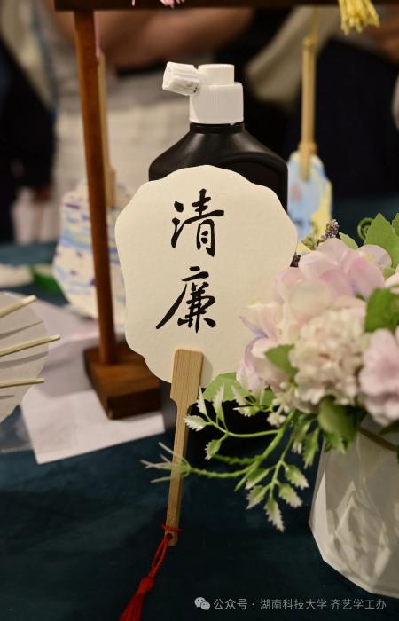 b8f075fc6b1742b88c2da917de643204.jpg